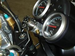 Oil Pressure Gauge on Cafe Sport Profile