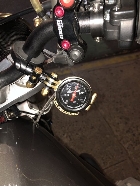 Oil pressure gauge at idle